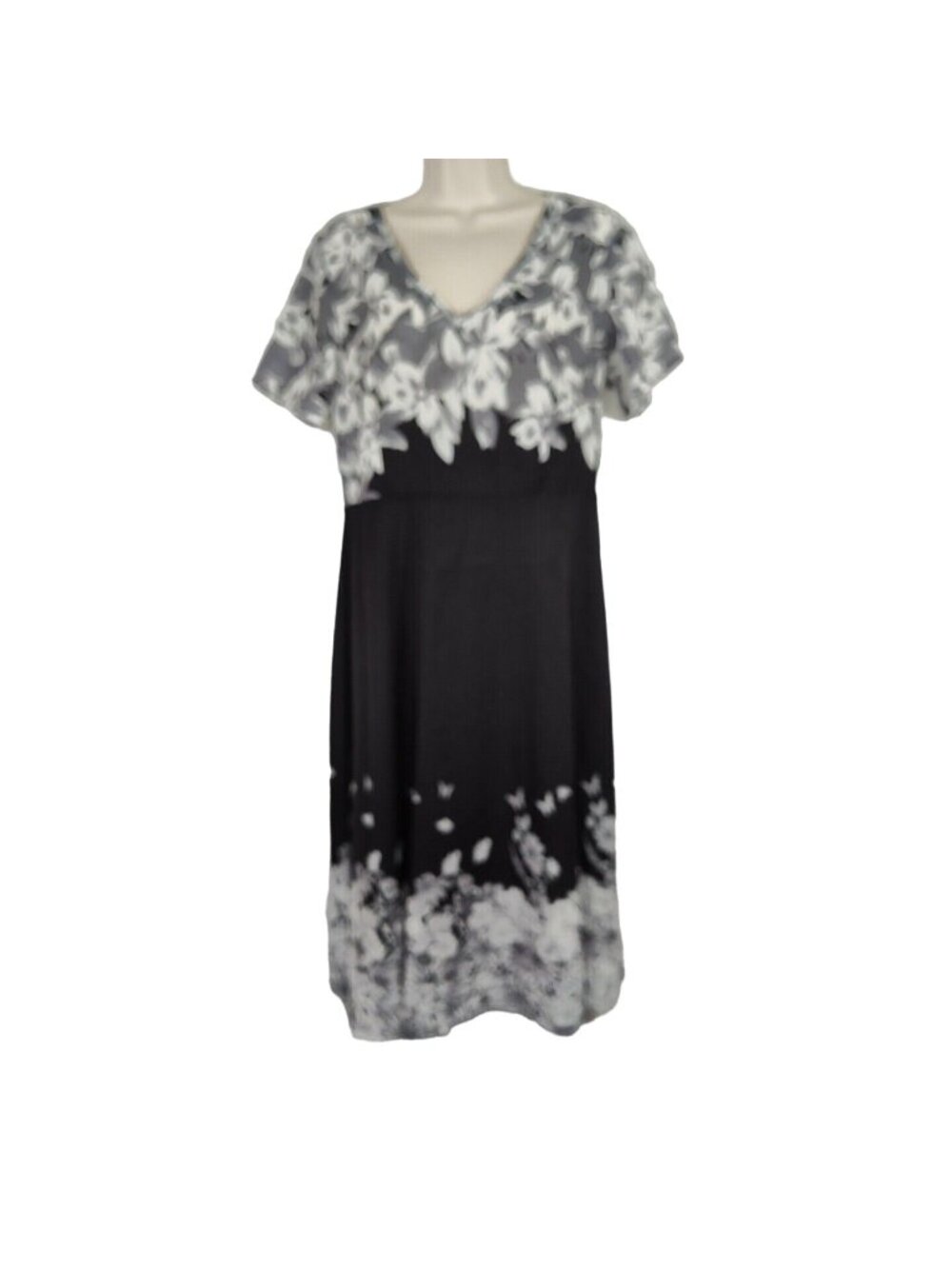 Hekka Black Grey Floral A-line V-neck Dress Women Size M Short Sleeve